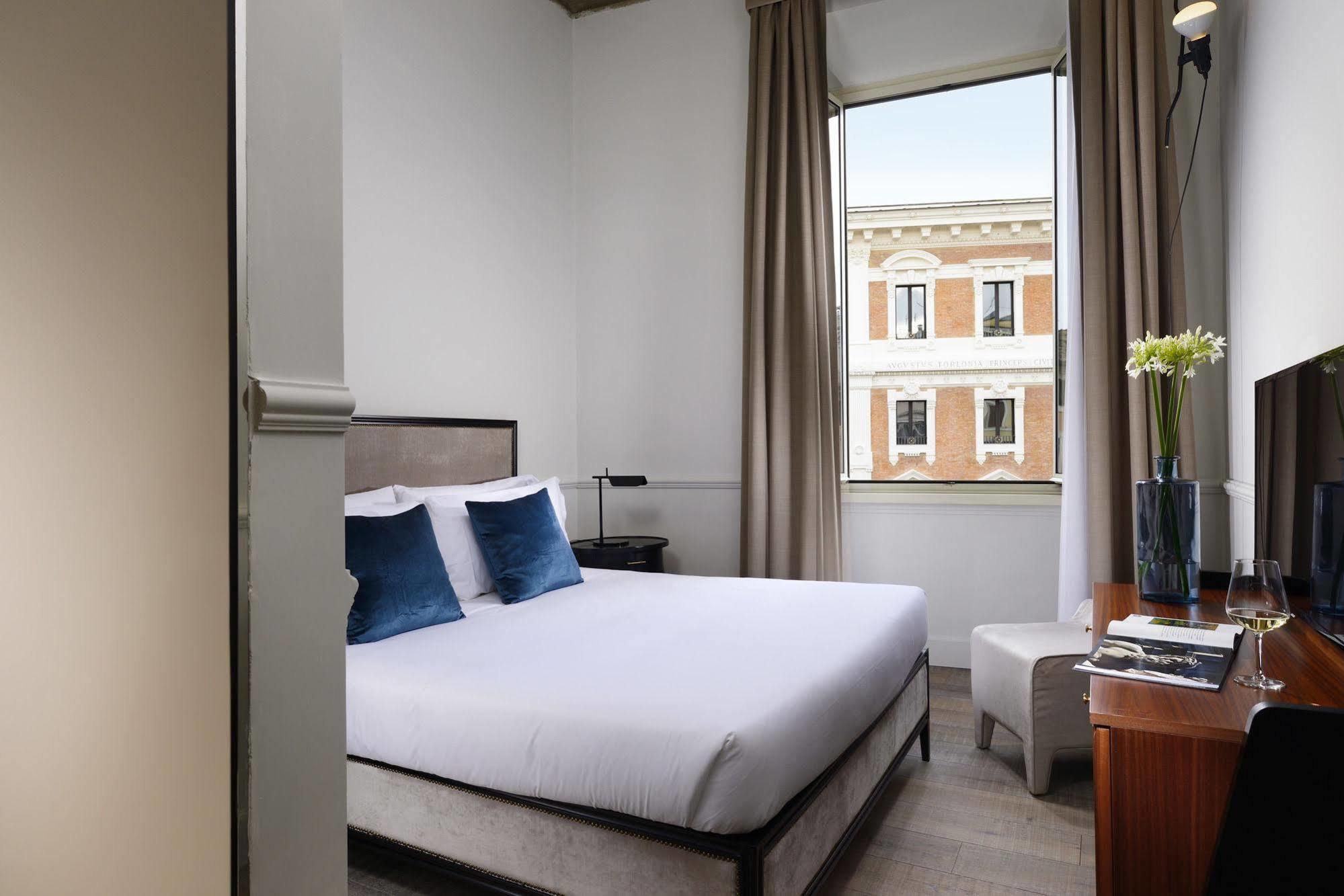 Gens Luxury Roma